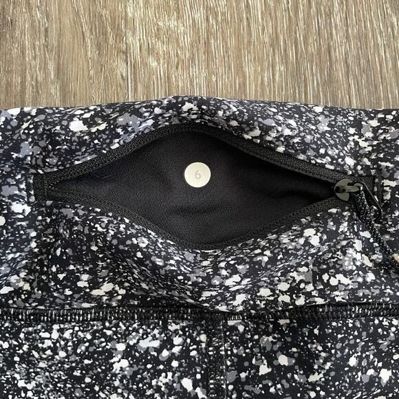 Lululemon Tight Stuff II Crop Legging in Salt Alpine - Size: 6 - Picture 5 of 7